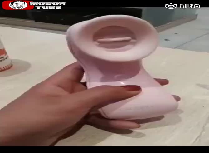 Video :To lick Madame, a sex toy